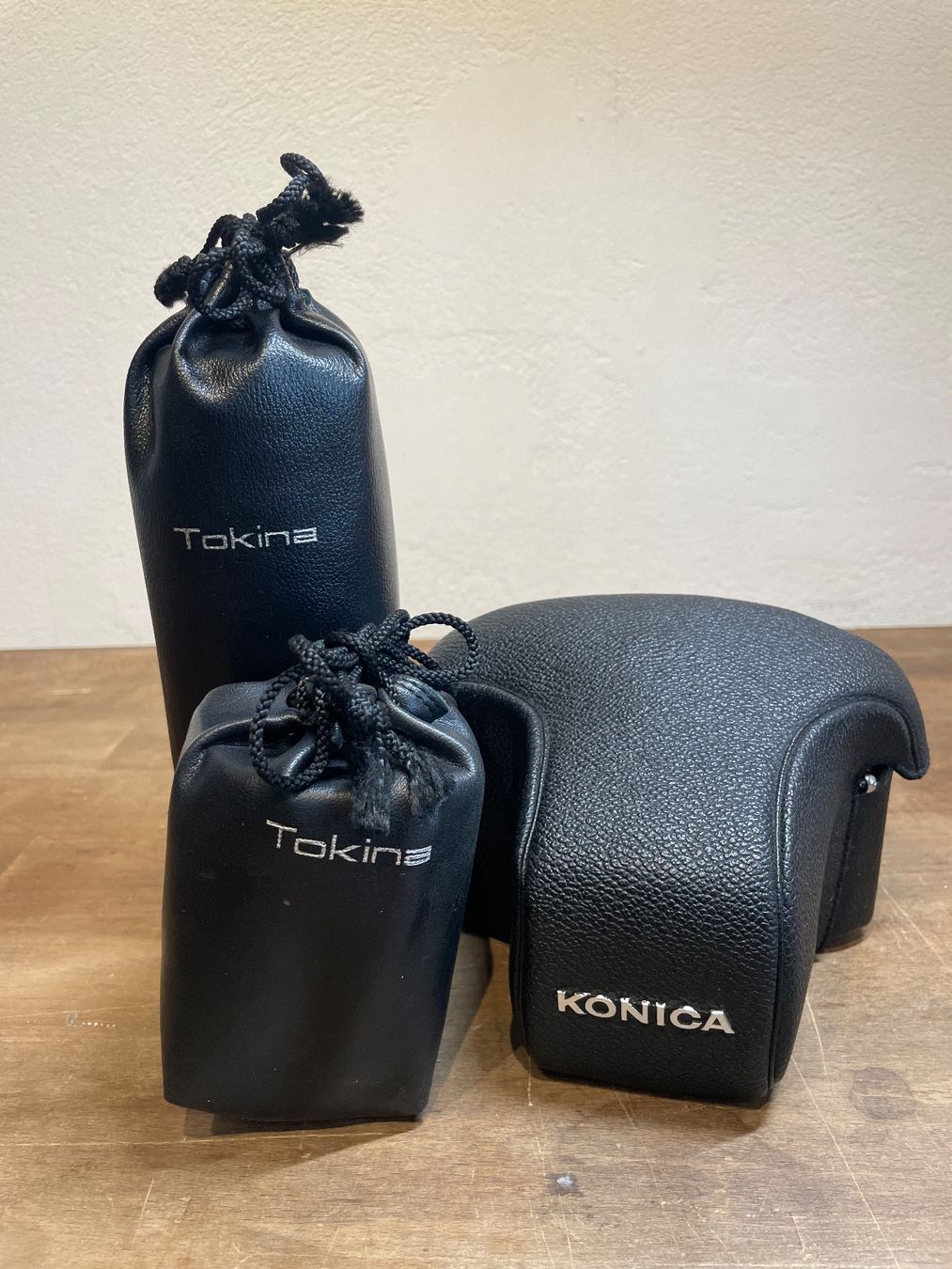 Konica Kamera: Konica Autoreflex T3 mit 3 Objektiven und Lederetui – Gebraucht aus Bern von annalara12 9
