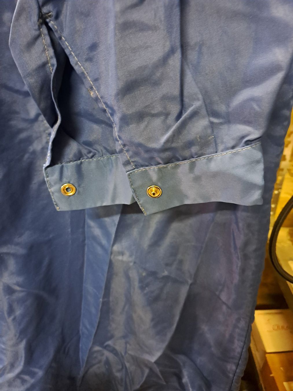 Autres vêtements & protection de travail: Stall- Schürzen 2 stück Lang – D'occasion à Mühleberg par bedachungen.schweiz 3