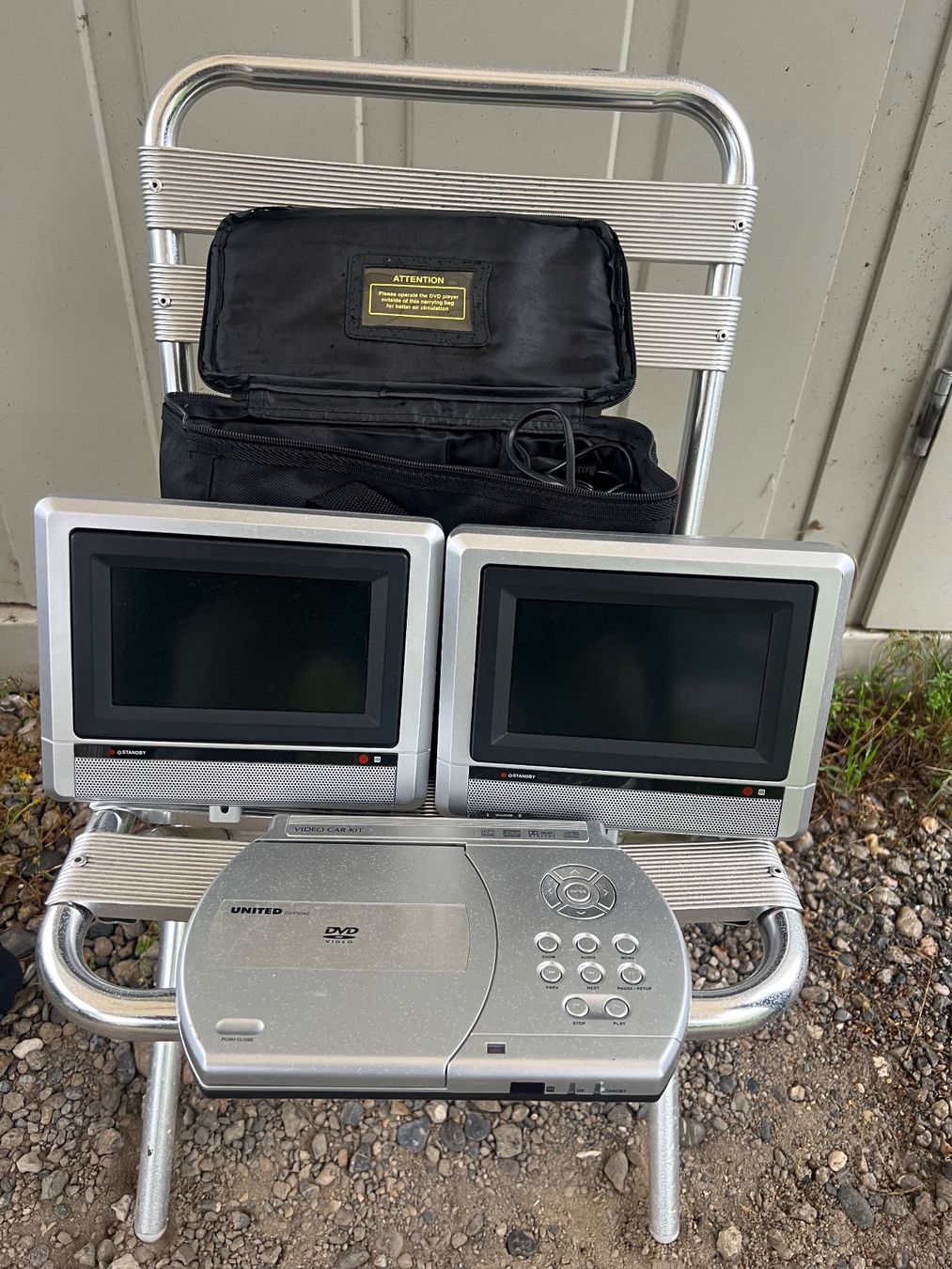 Lettore multimediale portatile: Mobiler DVD-Player fürs Auto + 2 Monitore – Usato da Frenkendorf venduto da autodiscount4123 1