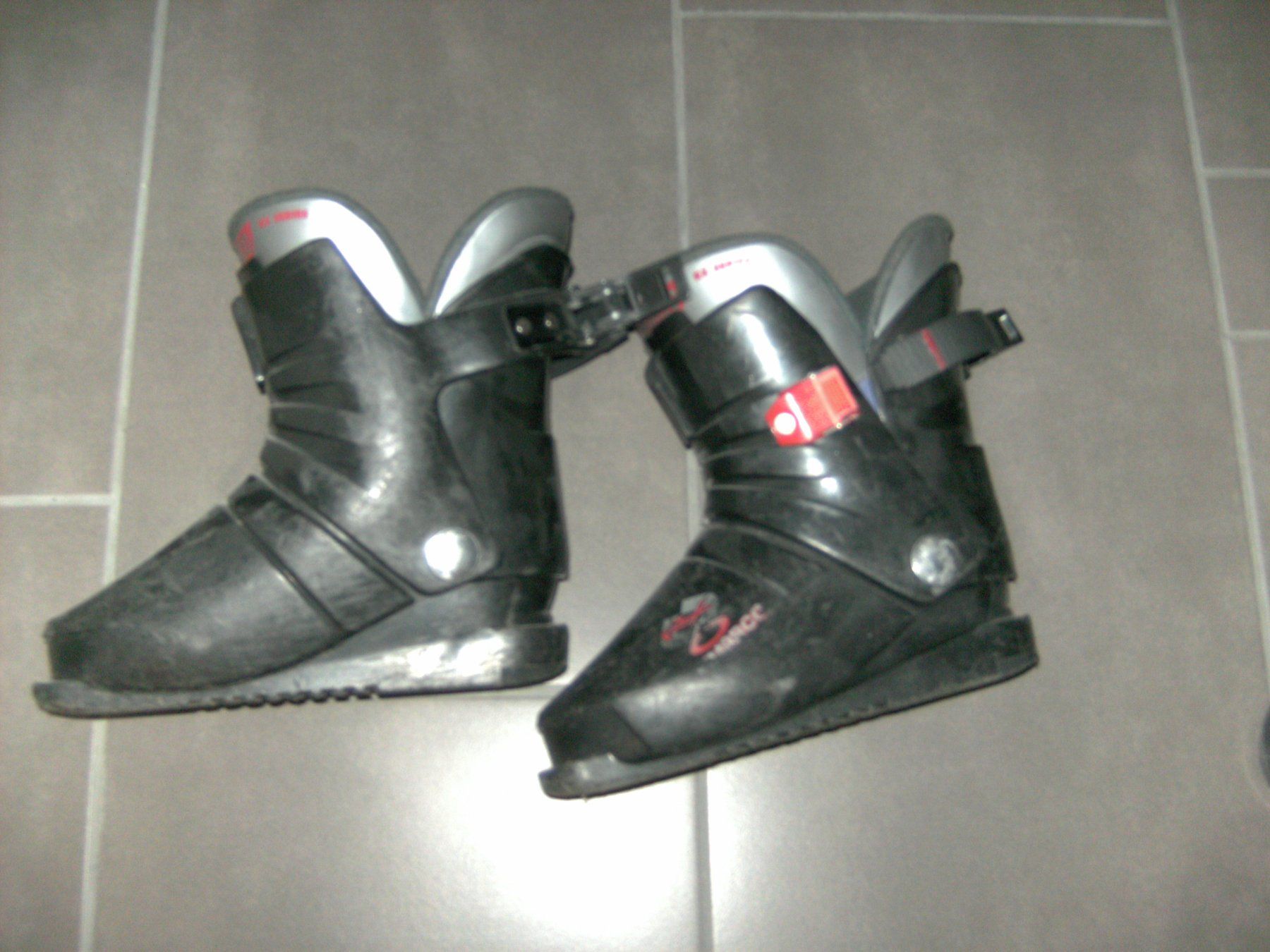 Scarpe per ragazzi: Kinder Skischuhe Grösse 33 – Usato da Andwil SG venduto da fladenbrot10