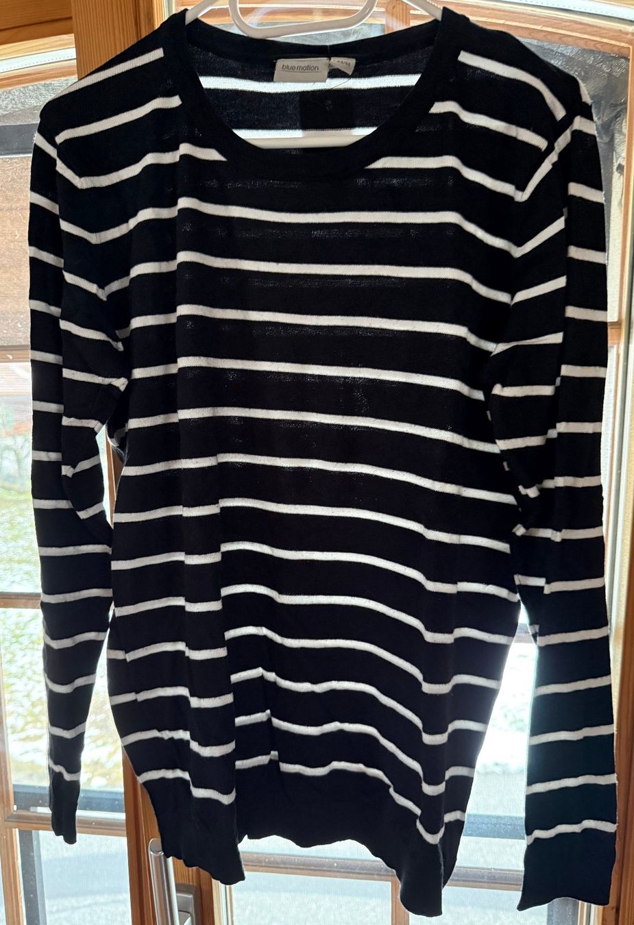 Pullover & Sweatshirts: schöner und feiner Pulli blue motion, schwarz-weiss – Gebraucht aus Zäziwil von kreative-ideen