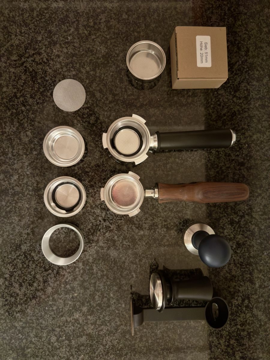De'Longhi Kaffeemaschinen & Espressomaschinen: DeLonghi DEDICA Style – Gebraucht aus Murten von lukasas007 3