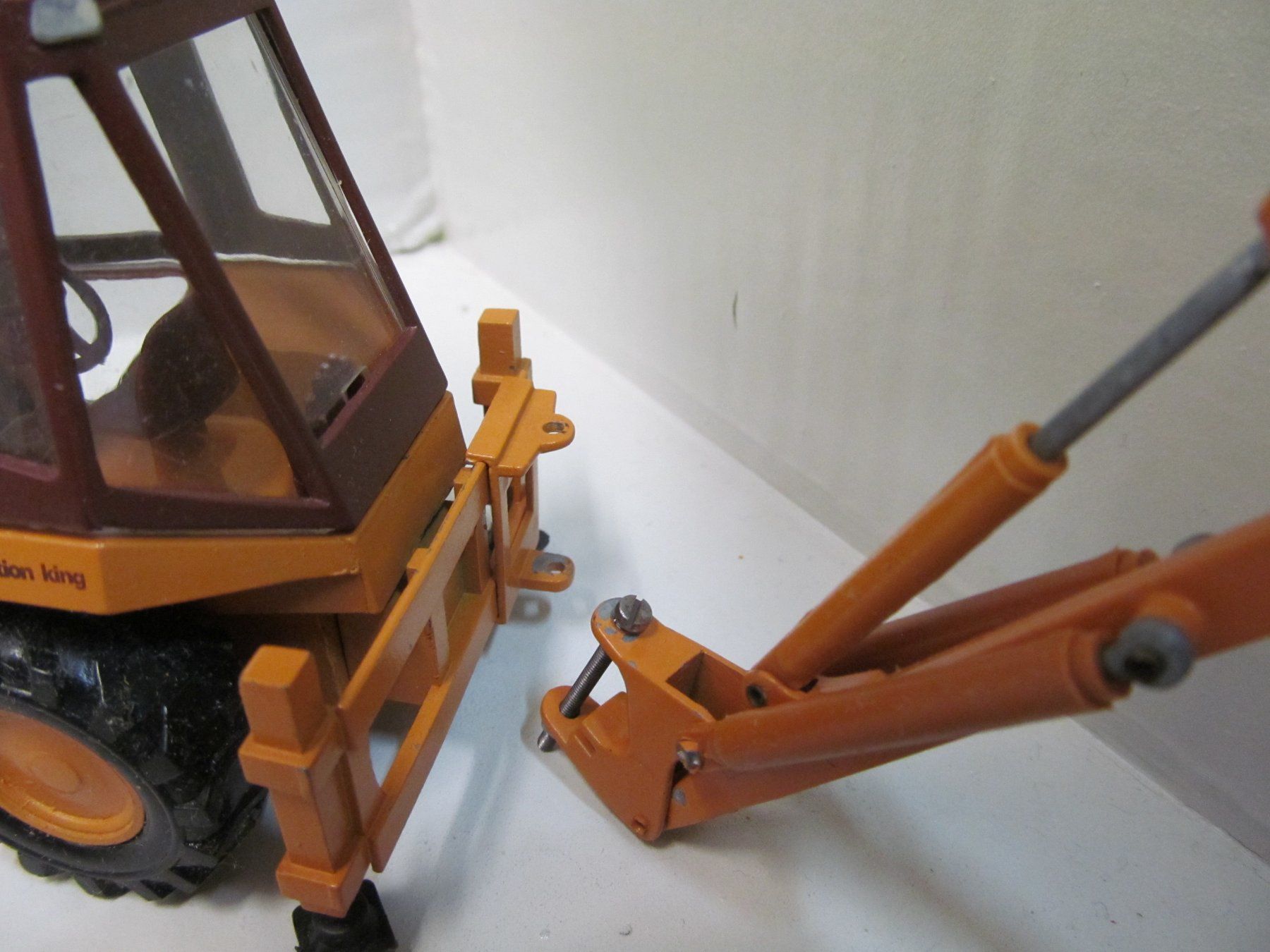 Conrad Modellbausätze & Standmodelle: CASE 580 G FRONT-HECK  LADER  CONRAD 1:35 – Neu (gemäss Beschreibung) aus Grueningen von malamut56 1