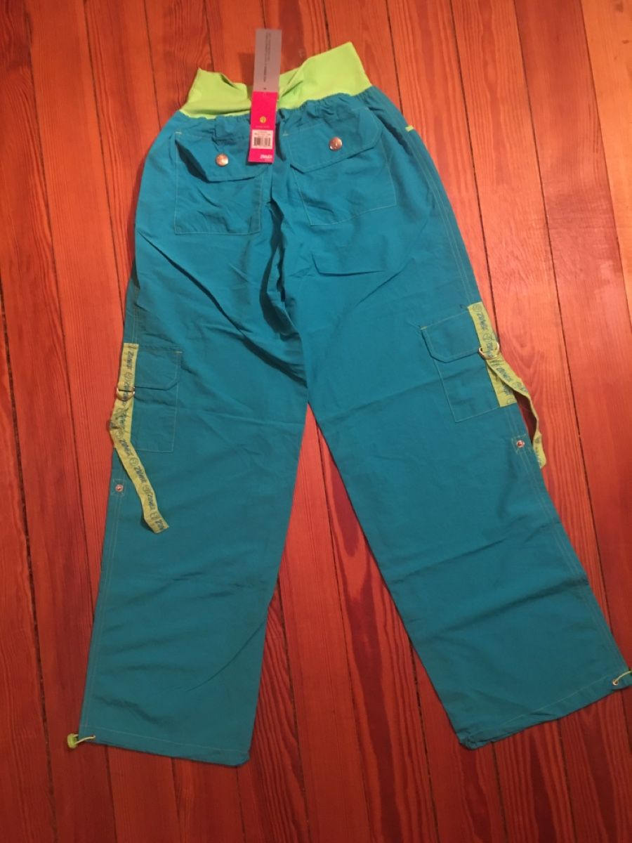 Pantaloni: Orginal Zumba Electro Cargo Sporthose M oder L wahlweise – Nuovo e nell'imballaggio originale da Le Grand-Saconnex venduto da christianbmarx 2