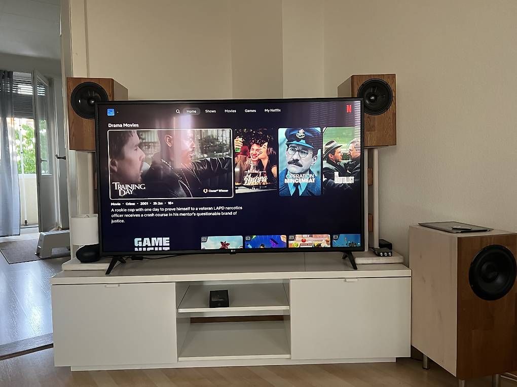 Appareils TV: LG 55UN71006LB Fernsehen – D'occasion à Basel par cos_9k65