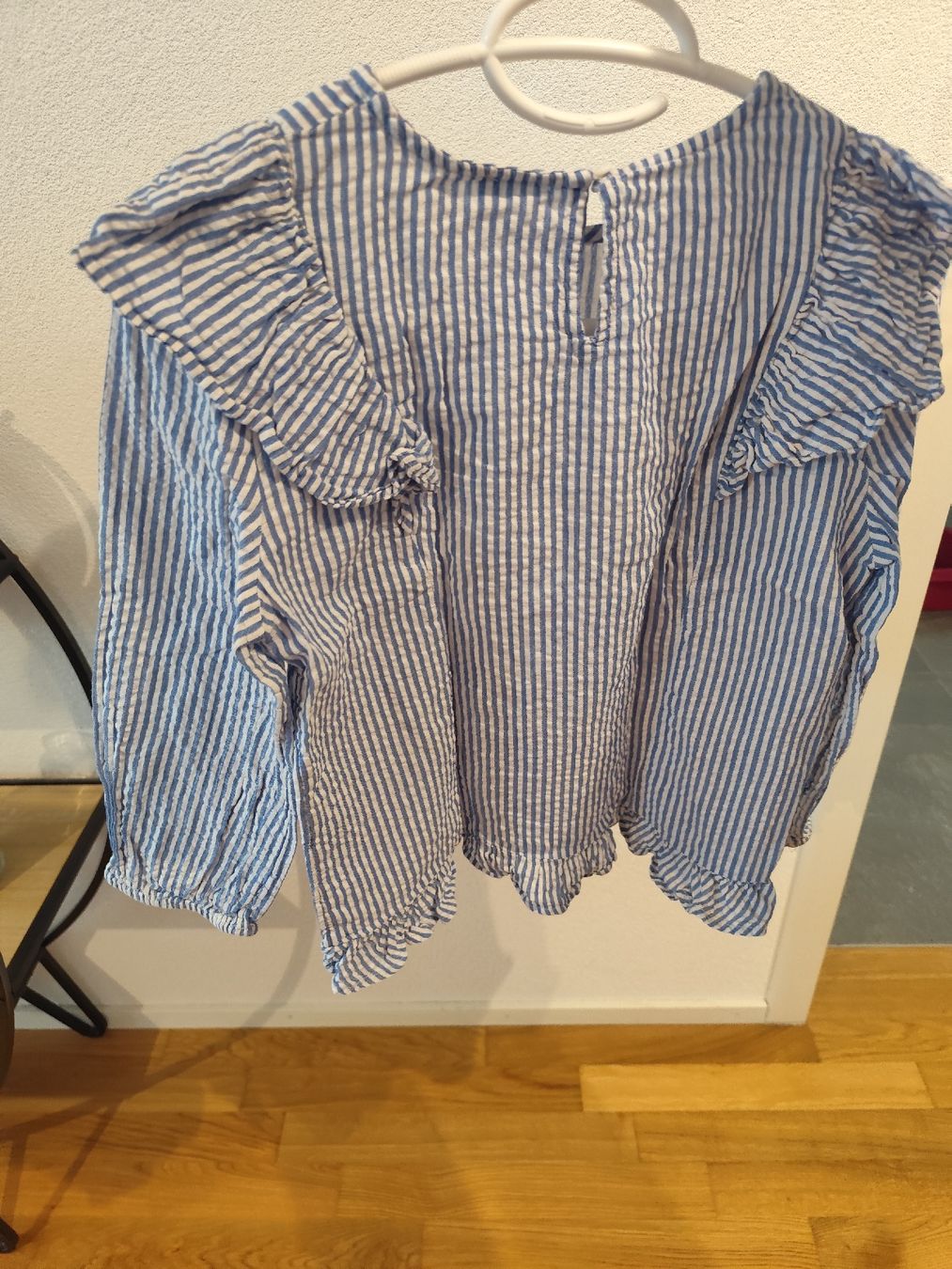 Blusen: Blouse à rayures bleues et blanches taille S – Gebraucht aus Neuchâtel von pie_8t6p 1