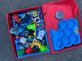 Viele verschiedene Beyblades