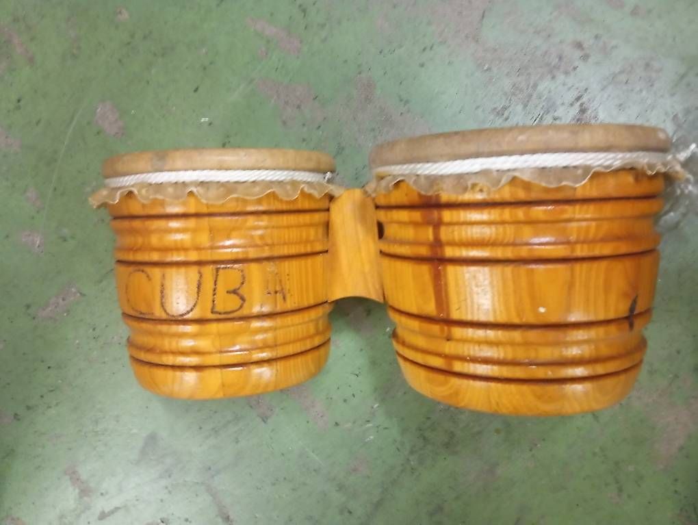 Musikinstrumente: Bongo aus Cuba – Gebraucht aus Basel von Petergunn