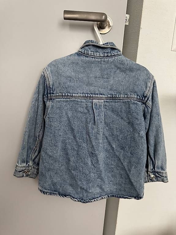 Giacche & Cappotti: Zara Jeans Jacke Gr 98 – Usato da Dierikon venduto da san_9tc9 3