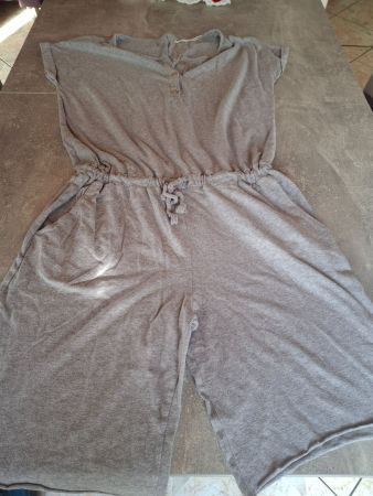 Combinaison short taille 36/38 marque Esmara 95% coton