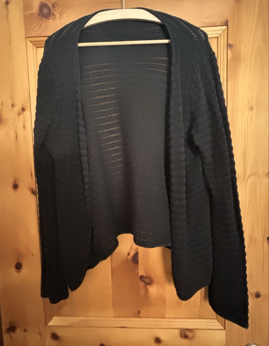 Only Giacche: Schwarze Strickjacke, Cardigan – Nuovo (secondo la descrizione) da Celerina venduto da Heli87