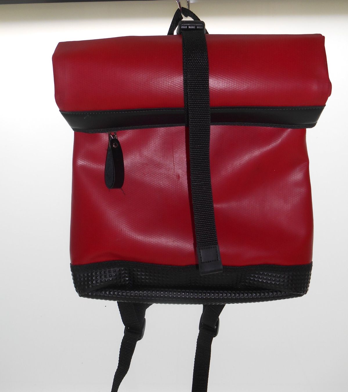 Bree Zaini: Bree Rucksack in Rot/Schwarz – Usato da Basel venduto da Birs868