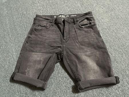 Kurze Jeans dunkelgrau Gr 30