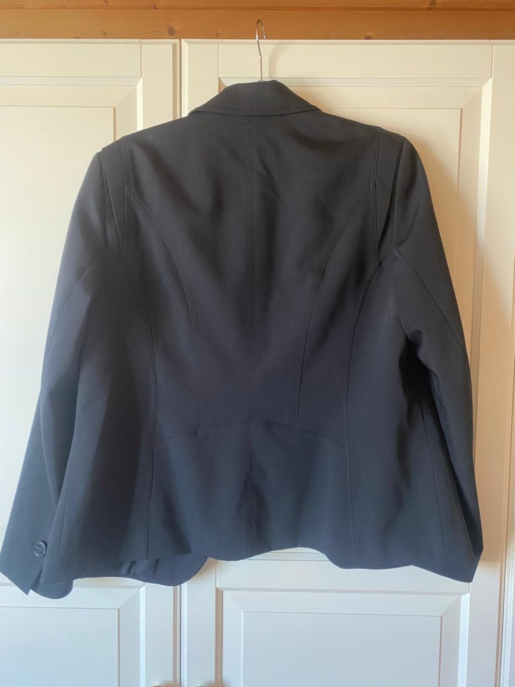 Jacken: Schwarzer schöner Blazer – Gebraucht aus Schongau von Officehelp 3