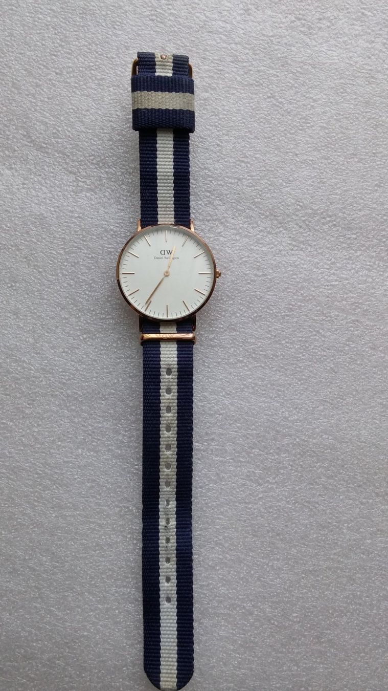 Daniel Wellington Montres: Daniel Wellington Uhr – D'occasion à Zürich par sendbad 2