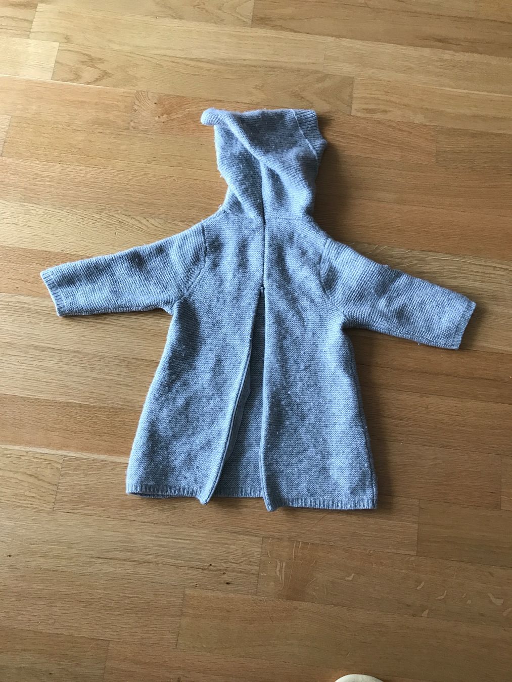 Bonpoint Maglioni & Felpe: Pull - robe à capuche en cachemire marqué Bonpoint 12 mois – Usato da Chêne-Bougeries venduto da lei_wm26 1