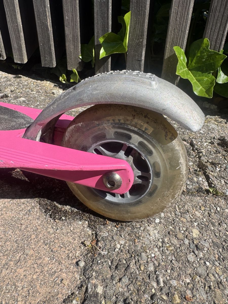 Micro Kickboard: Pink Micro Sprite Scooter – Gebraucht aus Uerikon von GeriO 3