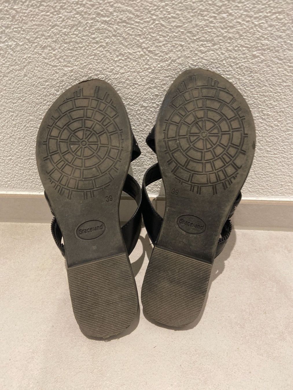 Graceland Scarpe da donna: Schwarze Damen Sandalen / Flipflops – Usato da Zug venduto da Hehe 2