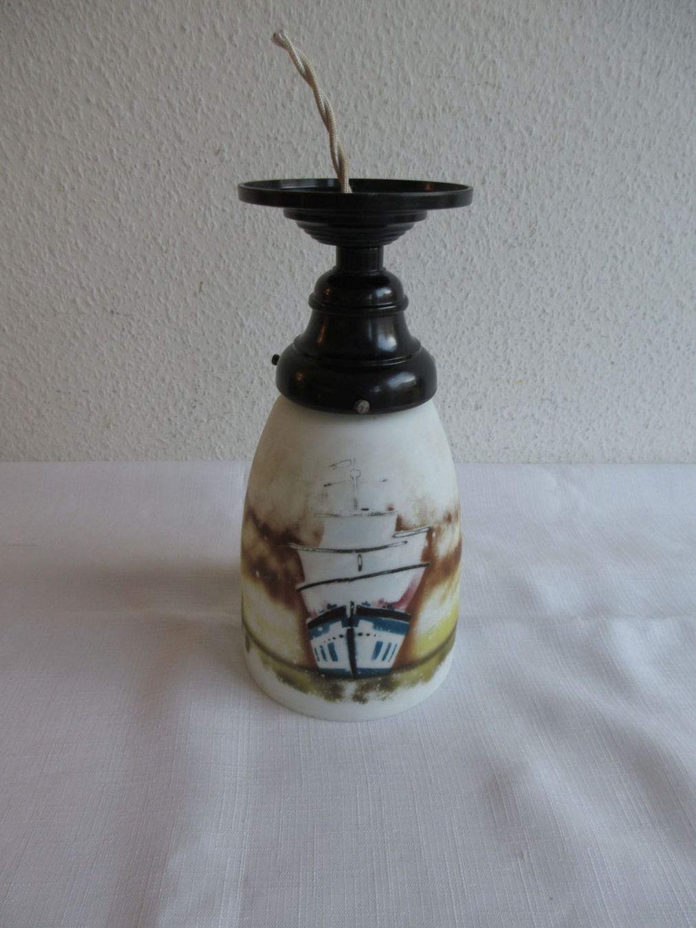 Lampen: Lampe mit Schiffsmotiv, Bakelit-Halterung, fürs Boot? – Gebraucht aus Binningen von Oldfashion