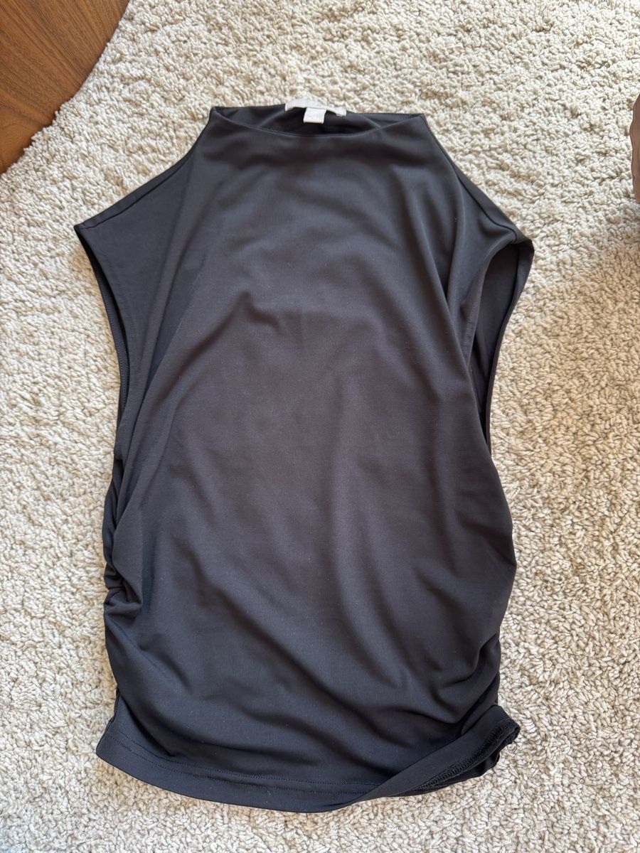 H&M Top: H&m top – Nuovo (secondo la descrizione) da Bern venduto da FashionK92