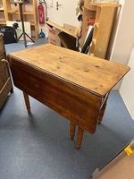 GRATUIT: Ancienne Table (à sauver de la déchetterie!)