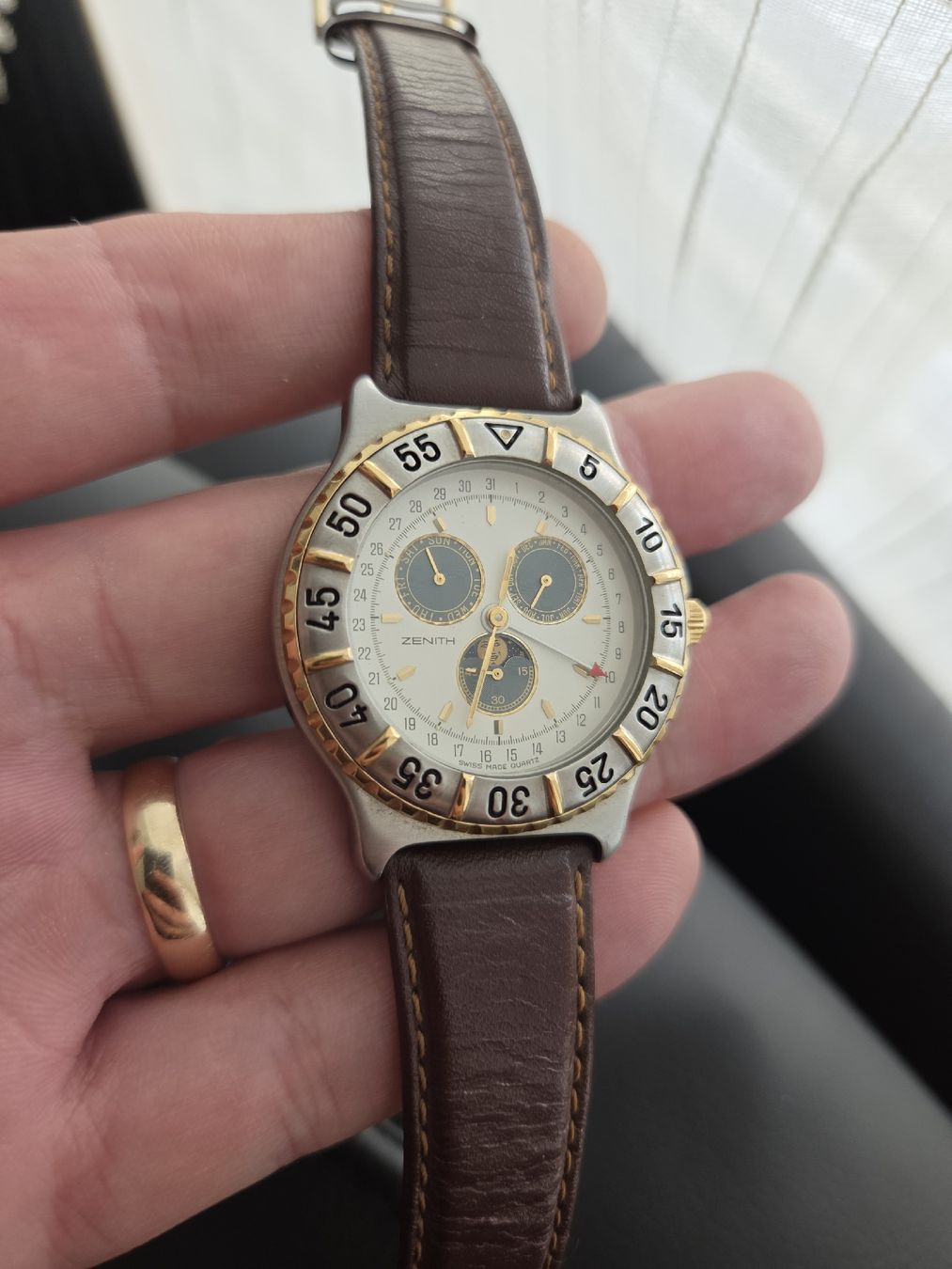 Zenith Orologi: Montre Zenith Quartz calendrier annuelle – Usato da Grand-Lancy venduto da Precision-GE 1
