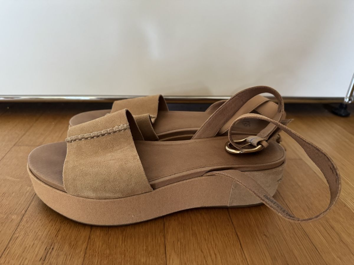 Ugg Scarpe da donna: UGG Sandalen, Gr 41 – Usato da Buchrain venduto da Knitsrek 1