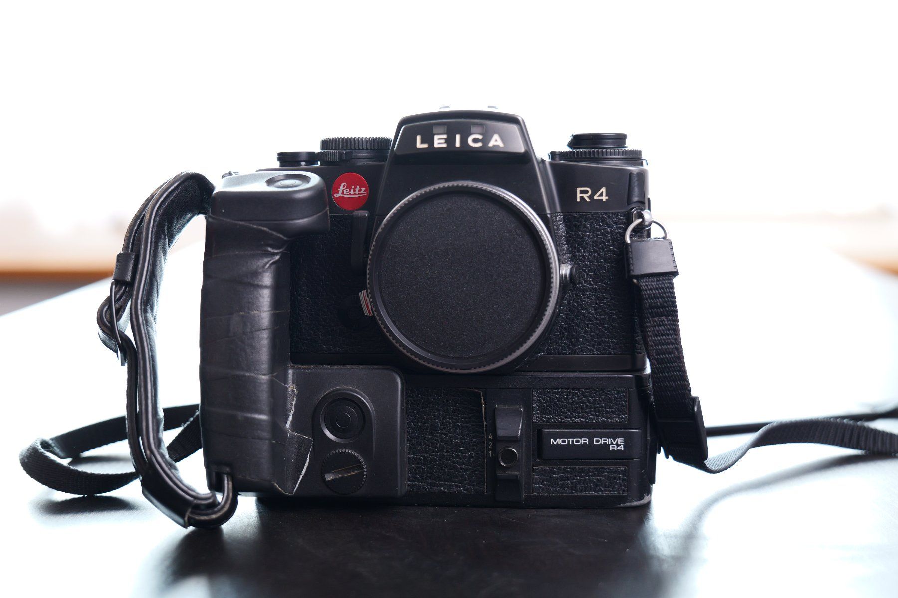 Leica Appareil photo: Leica R4 + Zubehör – D'occasion à Tecknau par LevinLaufmann