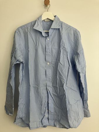 Hellblau gestreifte Bluse