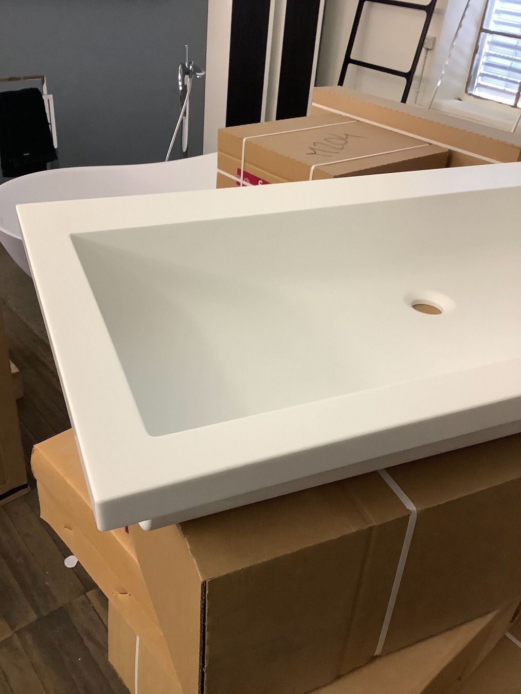 Mobili per bagno: Corian Waschtisch 110 x 52 cm – Nuovo e nell'imballaggio originale da Amriswil venduto da deluxe_bad 1