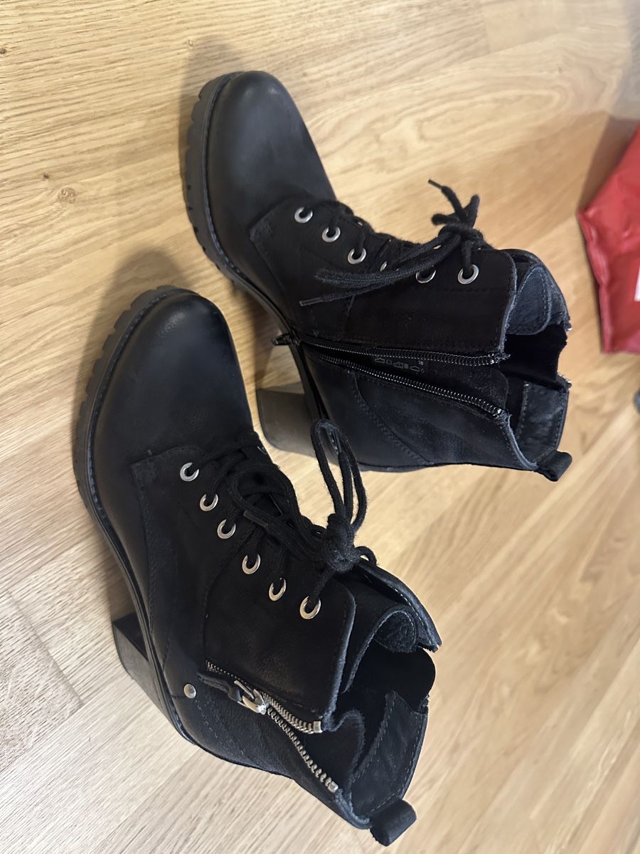 Scarpe da donna: Schwarze Stiefeletten, Grösse 38 – Usato da Lufingen venduto da ott_r59k 1