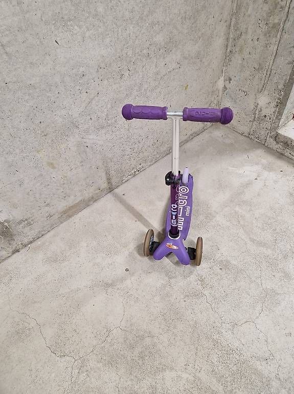Veicoli per bambini: Trottinette pour enfant – Usato da Villars-sur-Glâne venduto da Agnie80 2