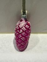 Antiker, kleiner, pinkfarbener Zapfen aus Glas