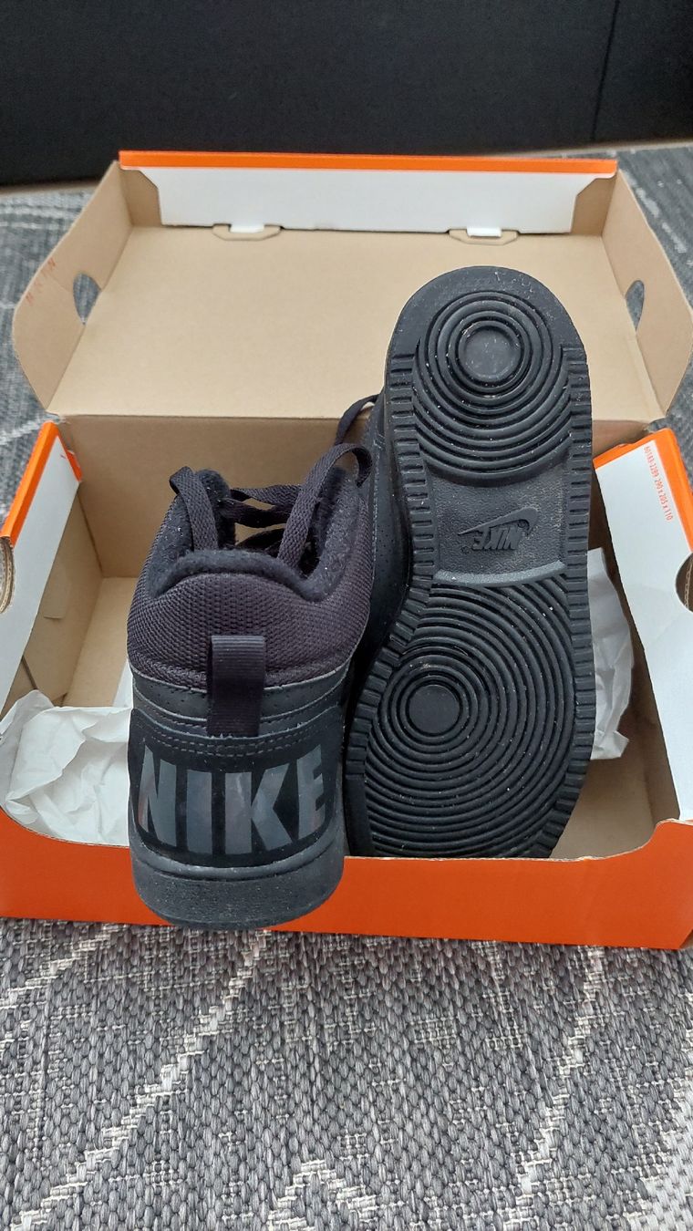Nike Scarpe per ragazzi: Nike Schuh Grösse 38.5 wie neu – Nuovo (secondo la descrizione) da Egolzwil venduto da mobiledeluxe 2