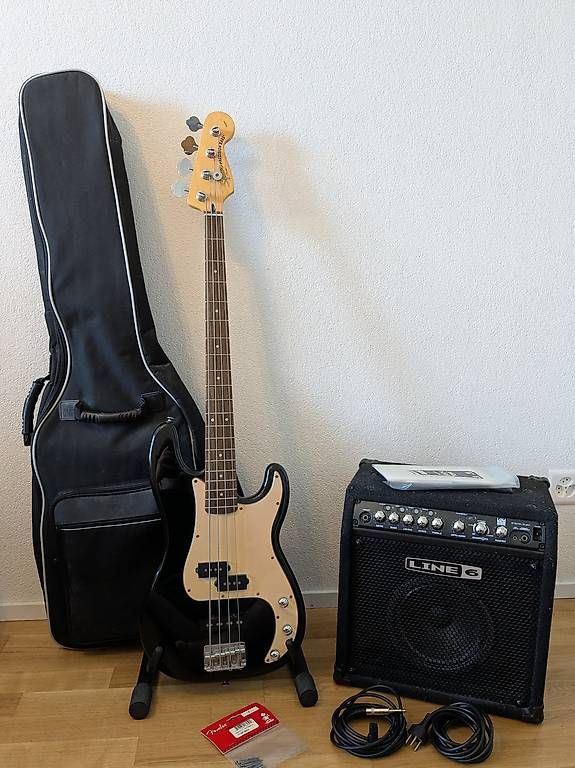 Instruments de musique: Squier Precision Bass Special + Ampli Line6 LowDown LD15 – D'occasion à Fribourg par happyludde