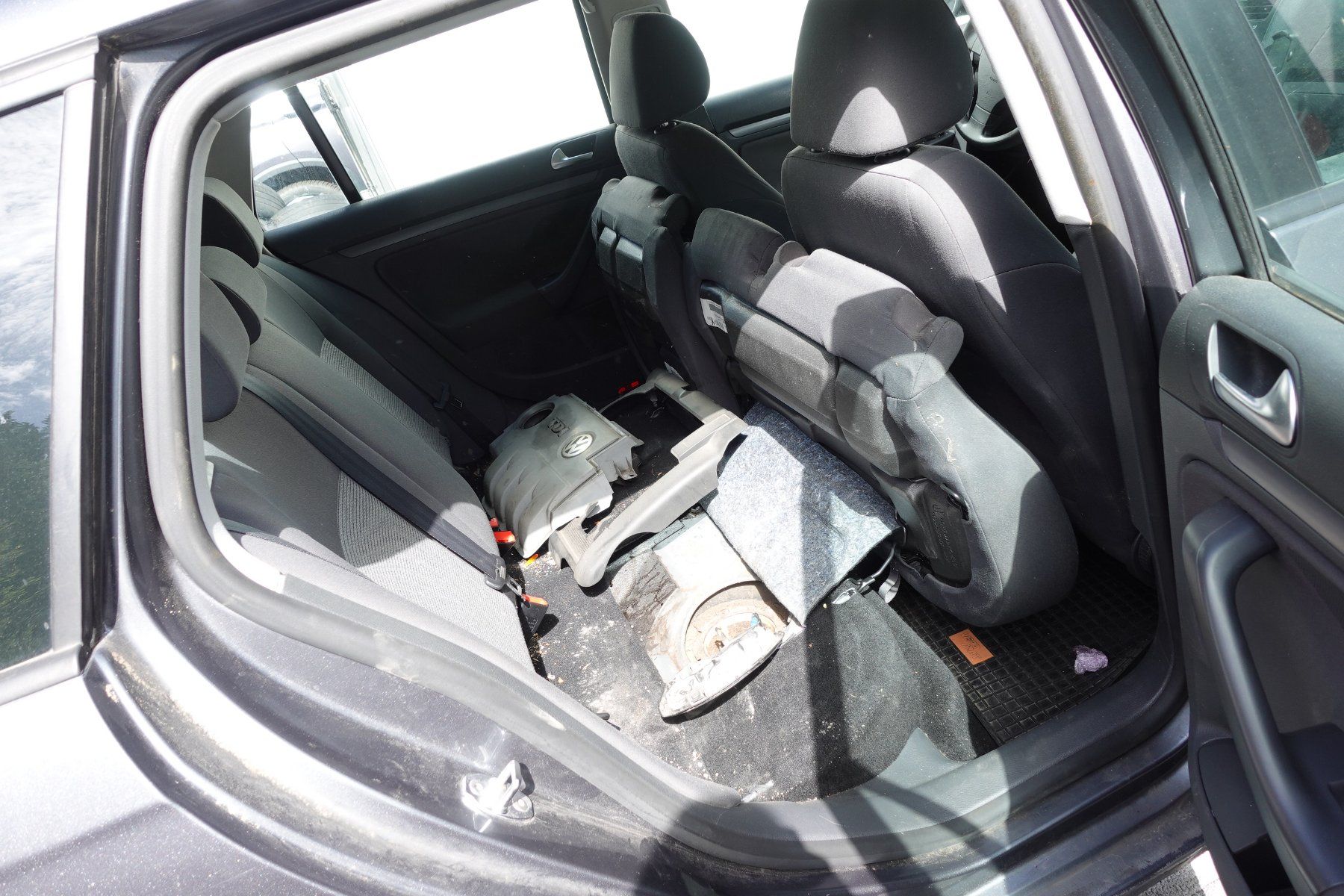 VW Automobili: VW Golf Variant 1.9 4M – Difettoso da Rüegsbach venduto da Garage3418 6