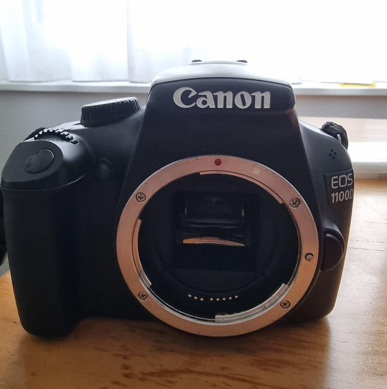 Canon Kamera: Canon Eos 1100 D Spiegelreflex Kamera – Gebraucht aus Kleindöttingen von Shadow57
