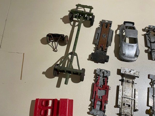 Dinky Toys Modellautos: chassis et intérieurs miniatures – Defekt aus Ursy von DK8 4