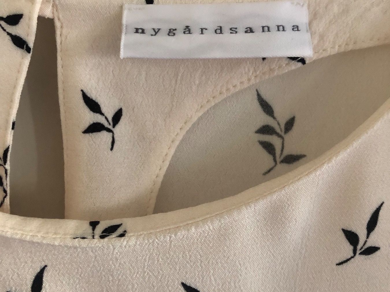 Top: Haut NYGARDSANNA L viscose – Nuovo e nell'imballaggio originale da Arnex-sur-Orbe venduto da cameleonfringant 2