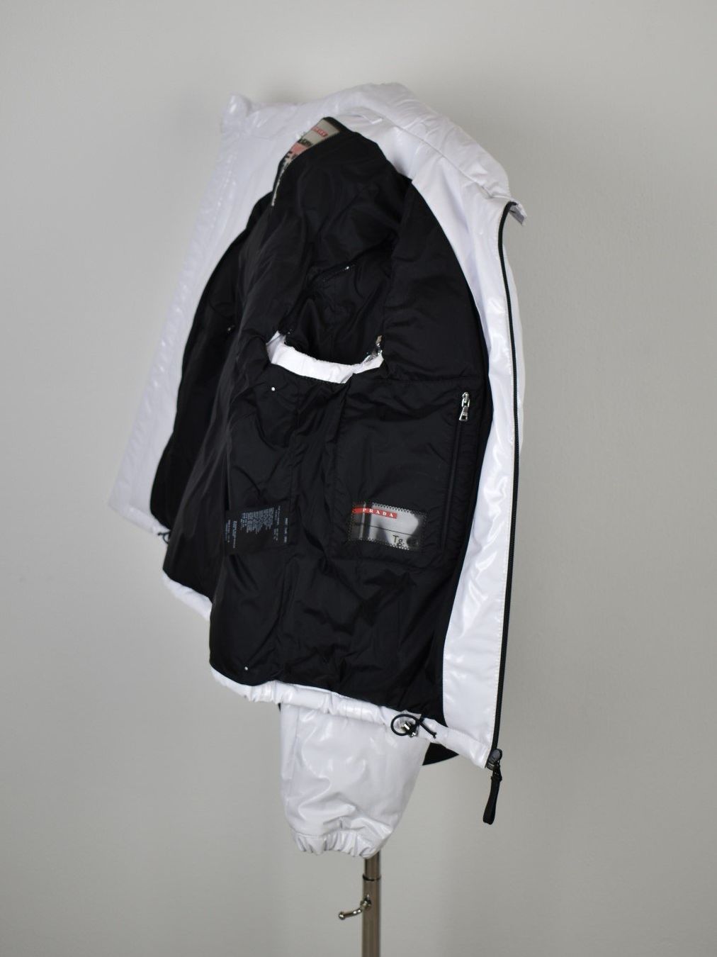 Prada Giacche: Prada Daunenjacke Gr.48 neuwertig – Nuovo (secondo la descrizione) da Nürensdorf venduto da 2ND_STORY 8