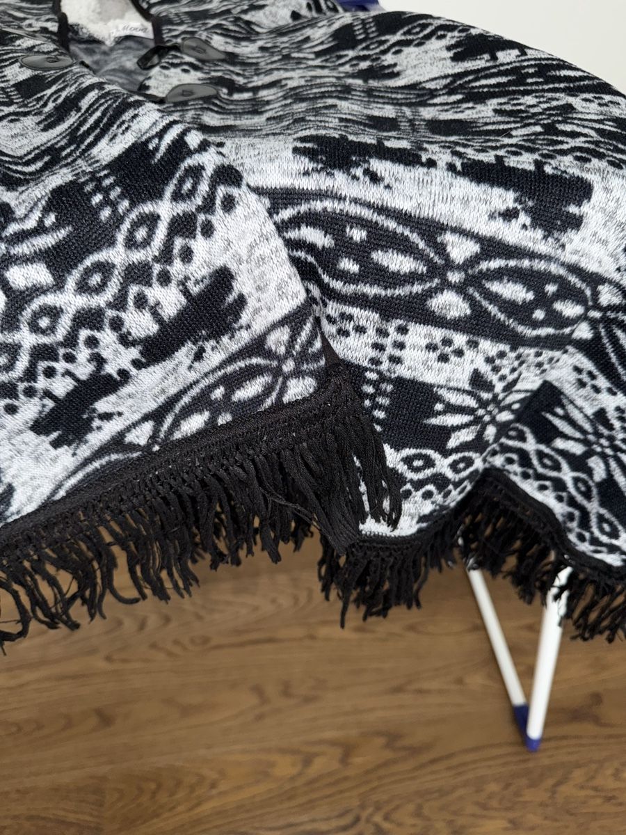 Giacche: Poncho onesize – Usato da Zürich venduto da bia_6kmj 1