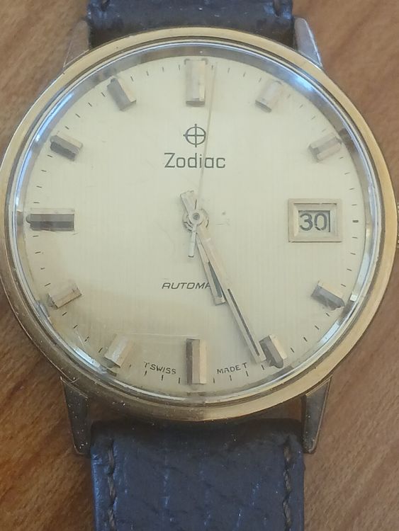 Presentoir support vitrine montre de poche sous globe