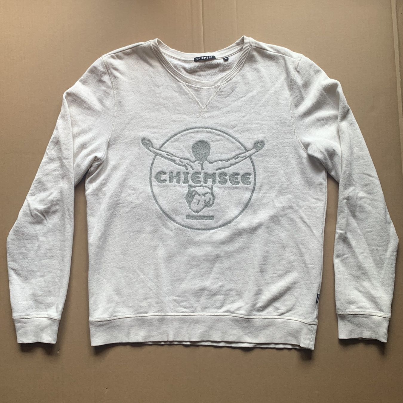 Chiemsee Pullover & Sweatshirts: Weißes Chiemsee-Sweatshirt – Gebraucht aus Chalais von Decoarts.art