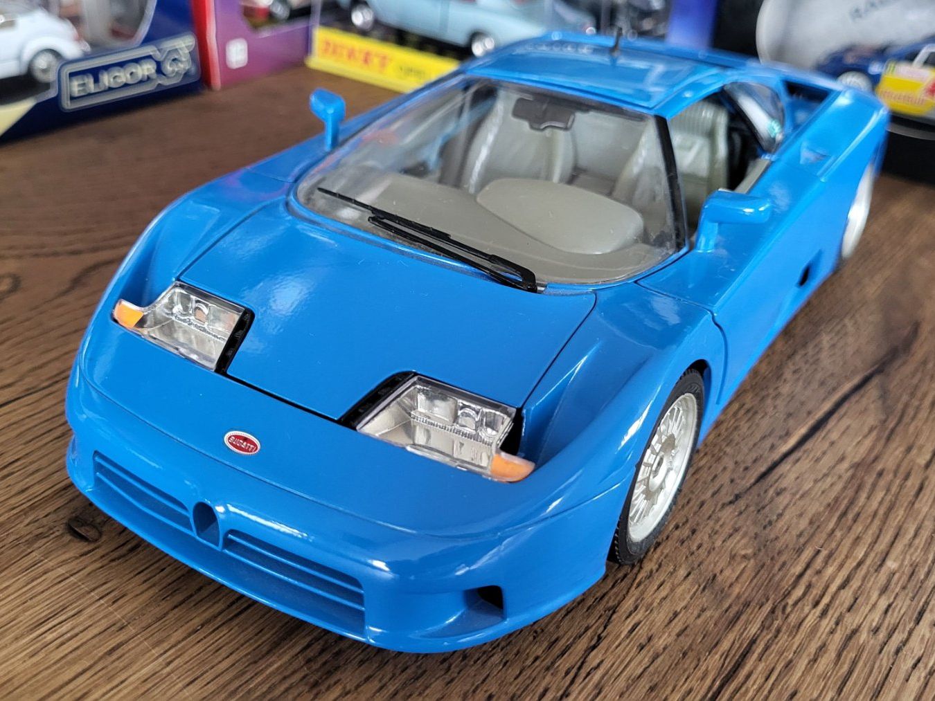 Bburago Modellini d'auto: Bugatti EB110 1991 1:18 Bburago – Usato da Rothrist venduto da Juana5 1