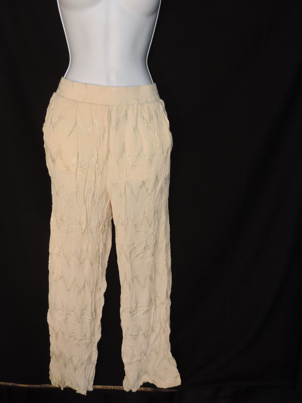 Pantaloni: pantalon souple beige doré – Usato da Genève venduto da Axelle333