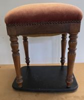 Antiker Polsterhocker / Fußschemel mit Samtbezug