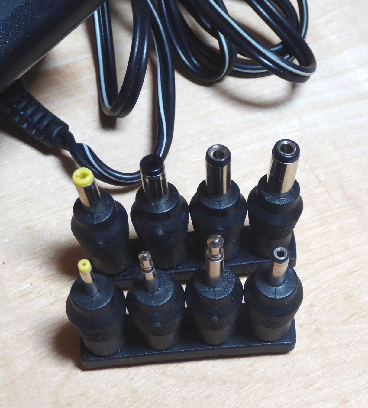 Elettrotecnica: Netzgerät, AC-C`DC Adapter,  ANSMANN, Regulator 3-12 V – Nuovo (secondo la descrizione) da Lenk im Simmental venduto da Ruedauph 3