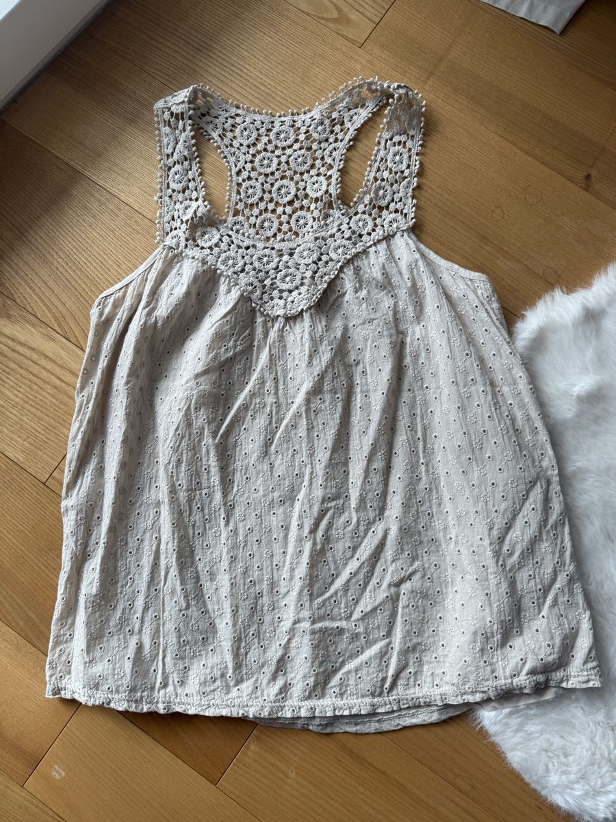 Top: Top – Usato da Itingen venduto da jessi811