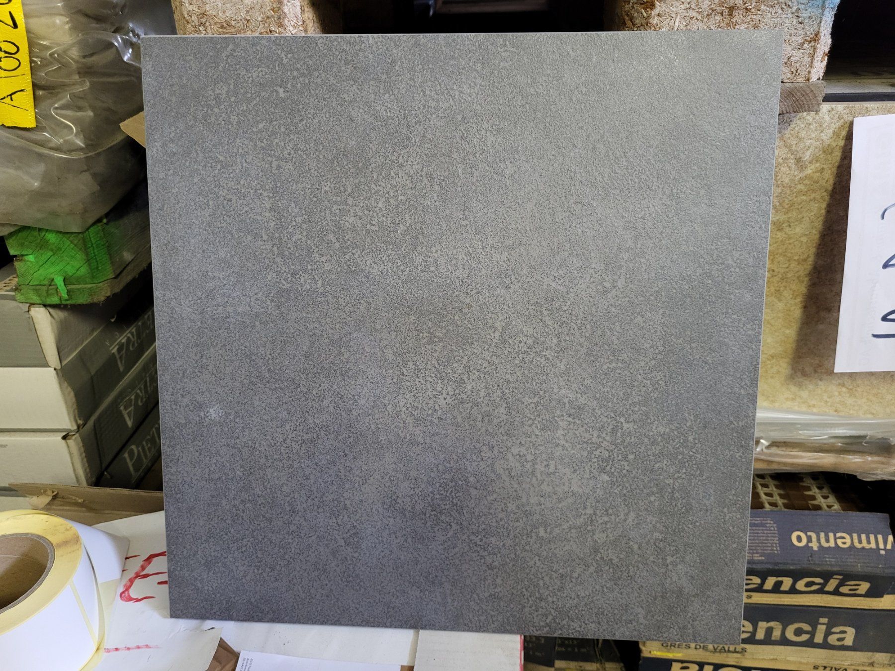 Rivestimenti per pavimenti: Feinsteinzeugfliesen 45 x 45 cm grau / ca. 21.8 m² – Nuovo (secondo la descrizione) da Diessenhofen venduto da Osio 2