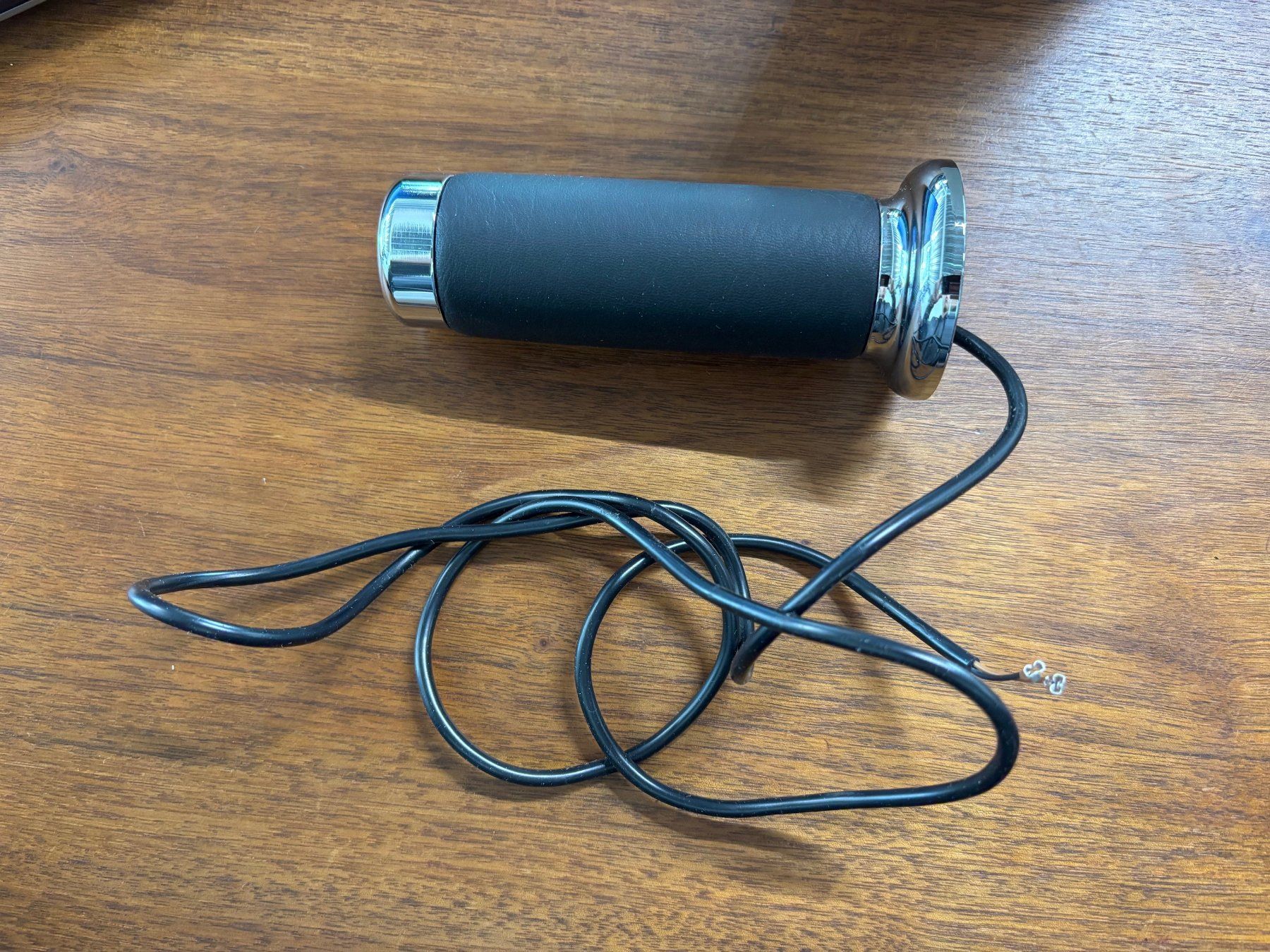 Alle Motorradersatzteile: Original BMW Leder-Heizgriff links – Neu (gemäss Beschreibung) aus Landquart von pet_l2dm